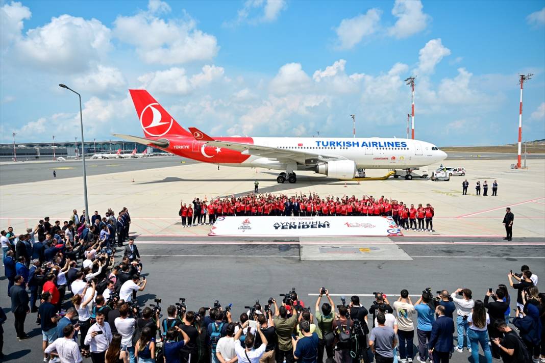 Team Türkiye kafilesini Paris’e Konya uçağı götürdü 5